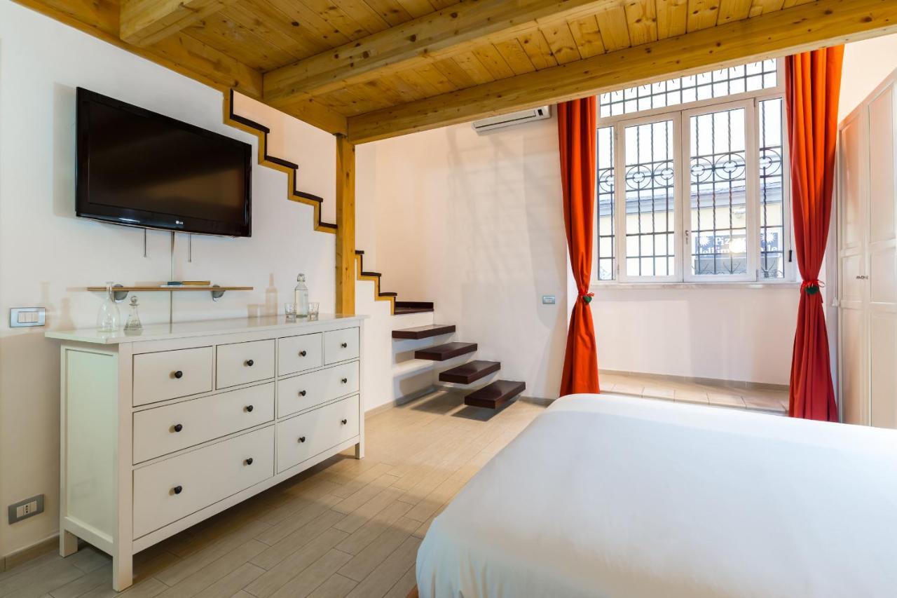 Ma Maison - Family Apartment At The Historical Center Naples Luaran gambar