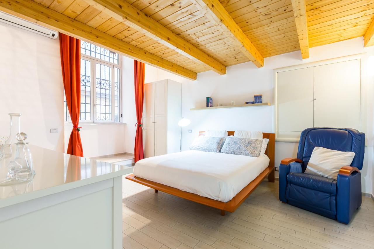 Ma Maison - Family Apartment At The Historical Center Naples Luaran gambar
